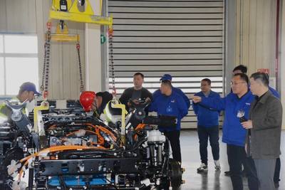 大象汽車集團首席執行官Joost一行到訪濰柴新能源商用車